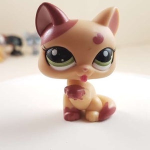CAT #2355 - Authentic Littlest Pet Shop - Hasbro LPS