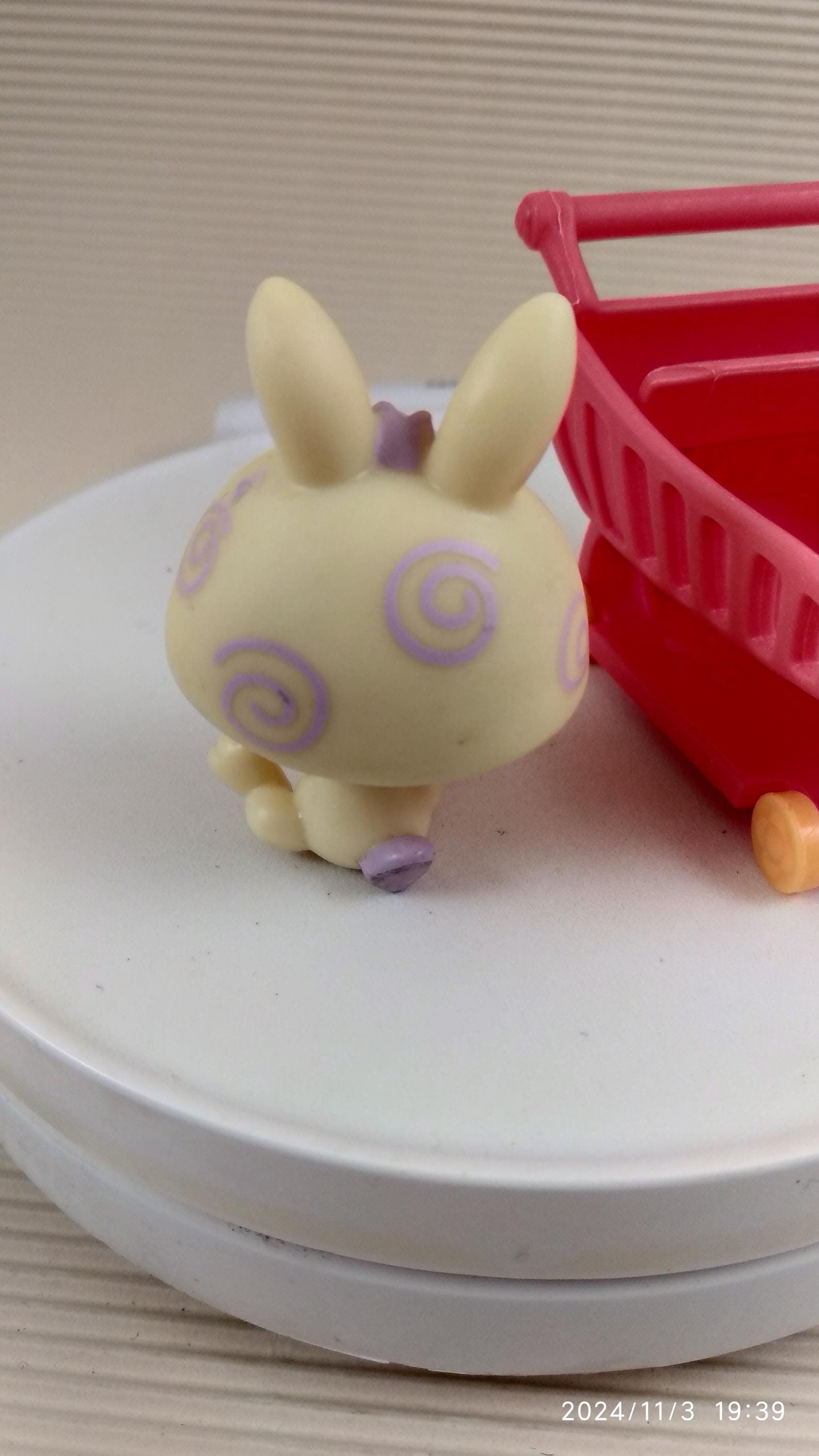 リトルペットショップ LPS #471 黄色の座ったウサギ グリーン