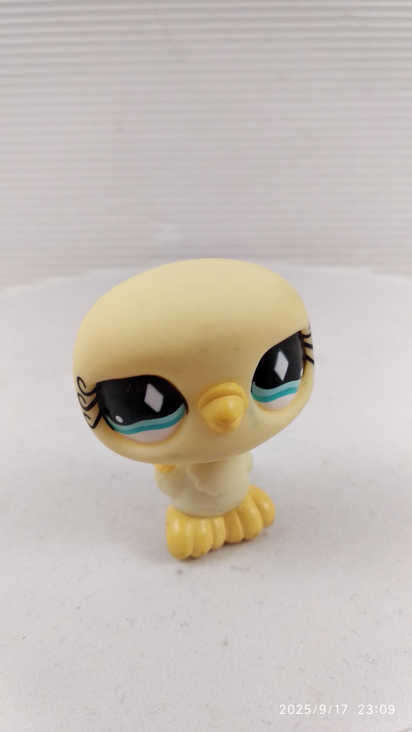 Figurine Littlest Pet Shop LPS Oiseau Pigeon Jaune Et Bleu - Hasbro - Occasion TBE