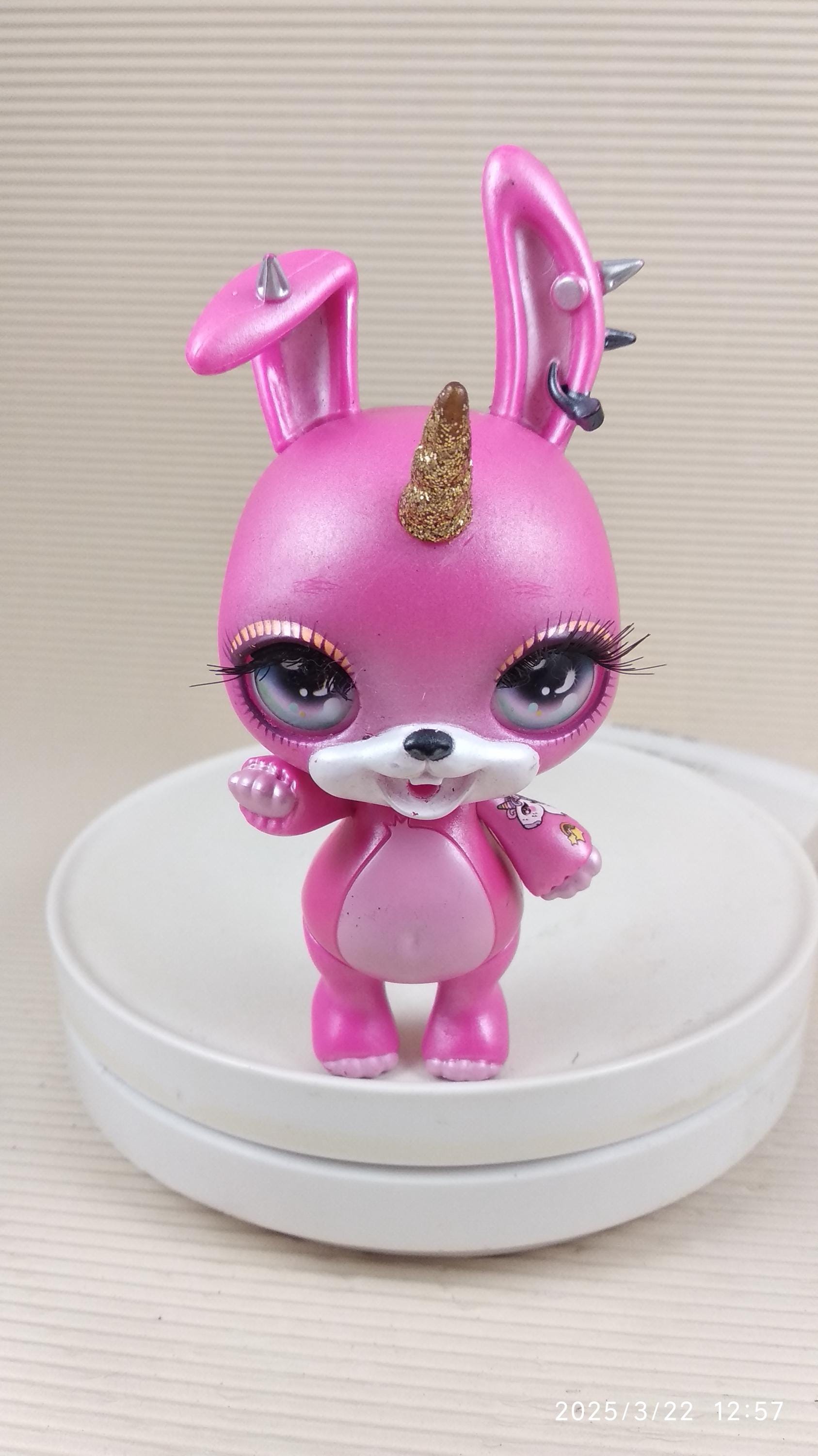 Poopsie Slime Surprise Sparkly Critters Pink Cheeky Bunny Rabbit