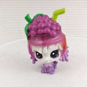 Littlest Pet Shop 4-172 Purple White Komondor Mop Dog Cooler Crew Grape Thirst