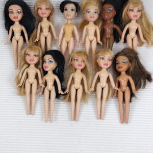 Vintage Lil mini bratz dolls bundle dressed set of 11 dolls