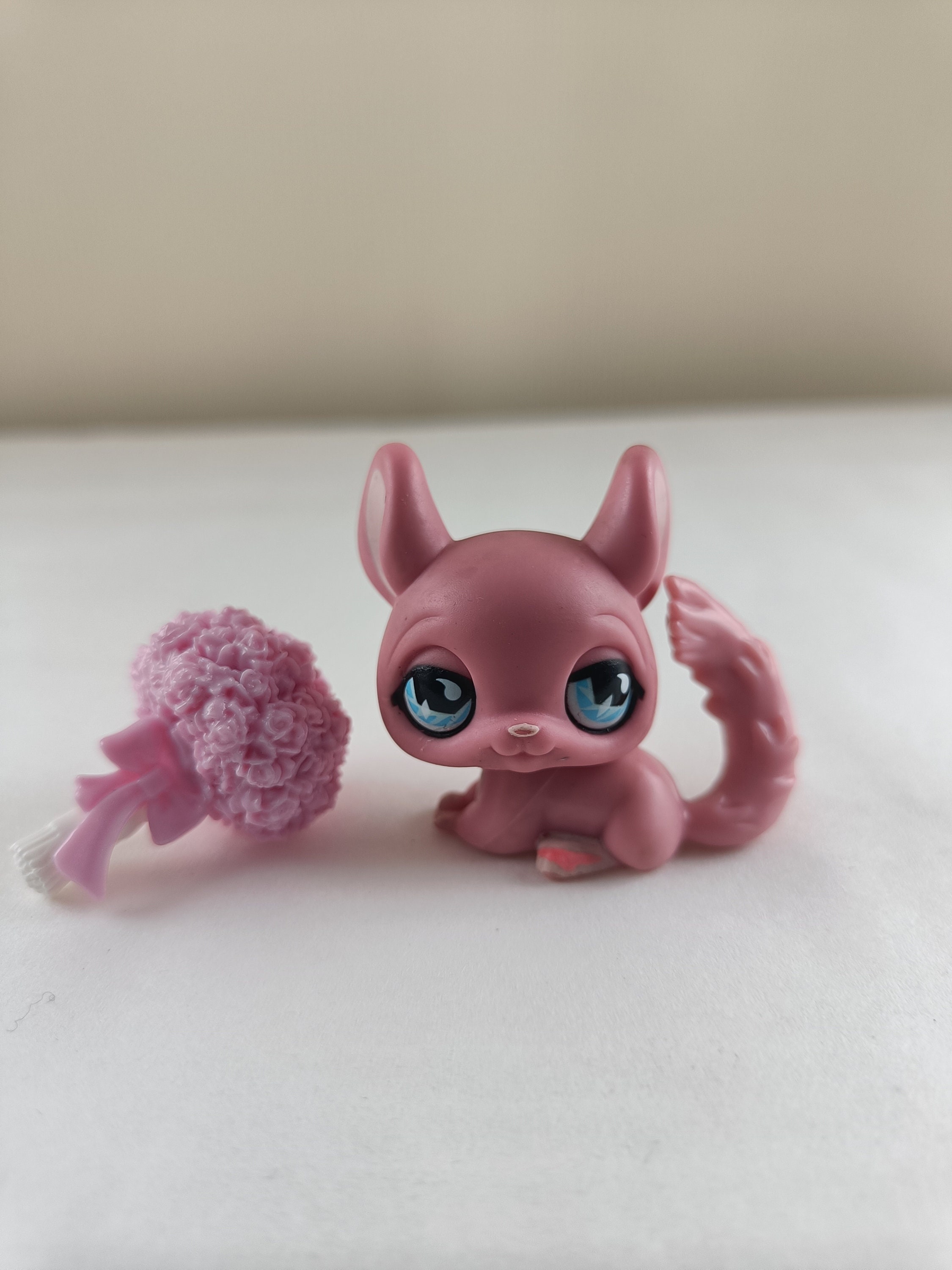 Littlest Pet Shop #599 Chinchilla Pink Ice Blue Teardrop Eyes Preowned