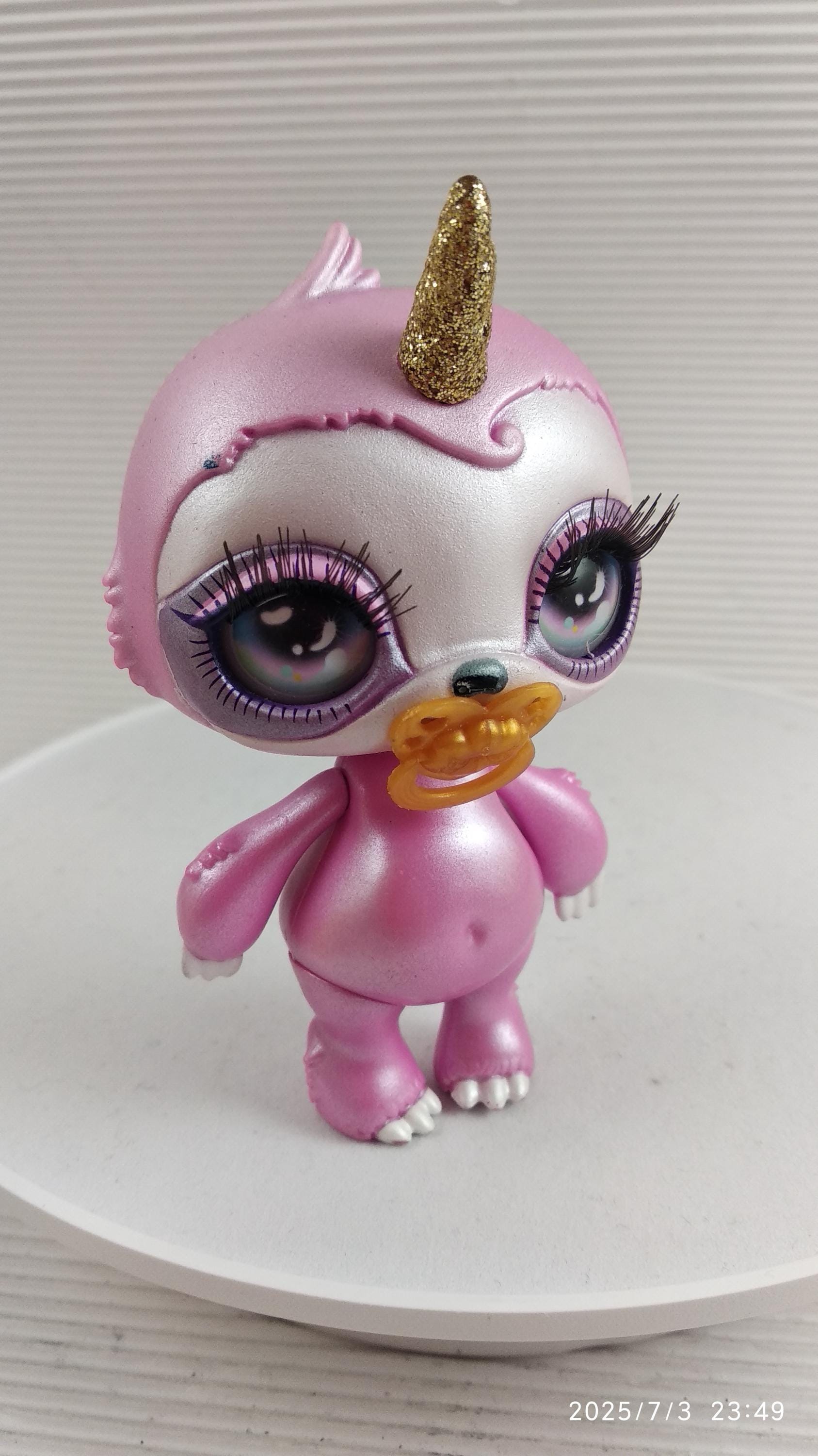 Poopsie Sparkly Critters Series Dawdle Figure Unicorn Surprise