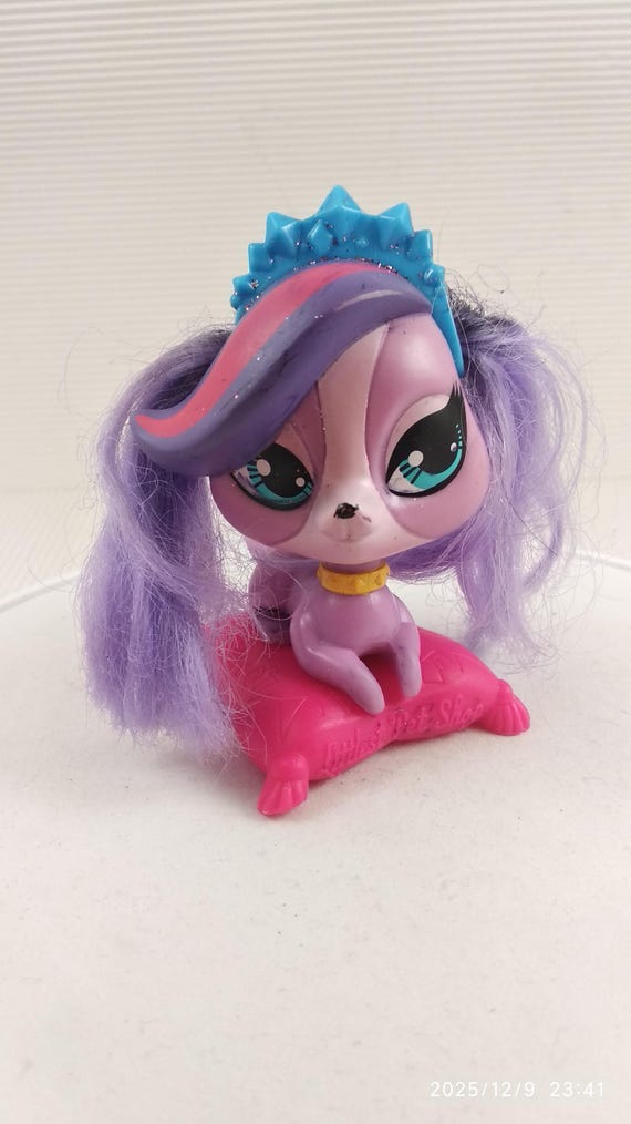 Mcdonald's Happy Meal Toy Littlest Pet Shop 2012 #1 Zoe Trent