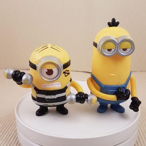 Vintage Despicable Me Minions: McDonalds Minion Happy Meal Kids Toys minigifurines set of two