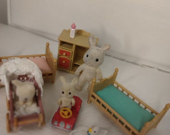Calico Critters dollhouse furniture children room, Sylvanian Family three rabbits