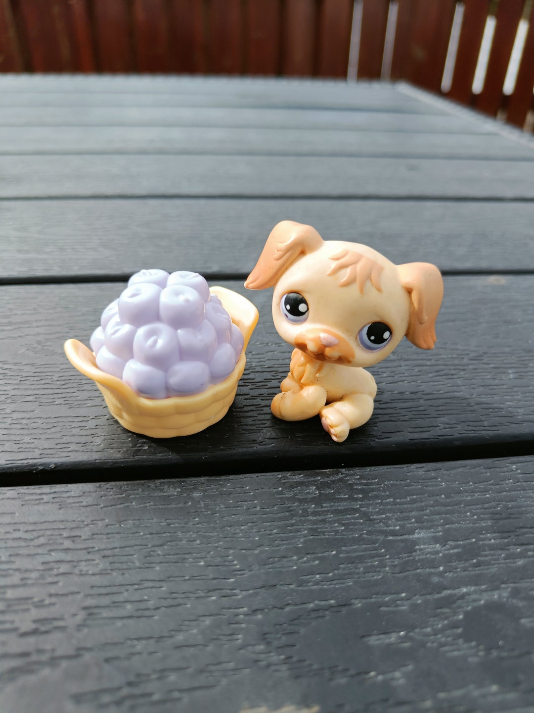 Littlest Pet Shop Golden Retriever Dog 140 Yellow Blue Eyes LPS Puppy