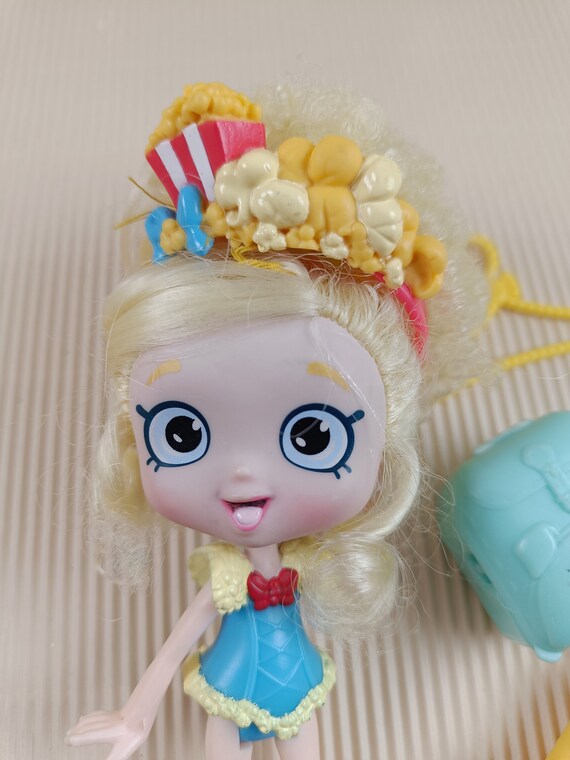 princess polly baby blue dress The Science Behind the Dress Illusion – Eyepic Eye Care main image 1