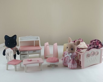 Muebles de casa de muñecas Calico Critters, dormitorio, Sylvanian Family dos mascotas