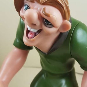 Disney&#39;s The Hunchback of Notre Dame QUASIMODO 9&quot;-actiefiguur:
