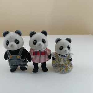 Calico Critters Wilder Panda Family of 3, Sylvanian Family
