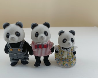 Calico Critters Wilder Panda Family of 3, Sylvanian Family