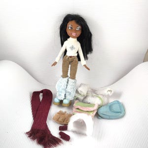 Rare Bratz Doll Winter Wintertime Wonderland Sasha with shoes and clothes 2001