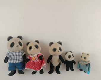 Familia de 5 pandas Calico Critters, Sylvanian Family