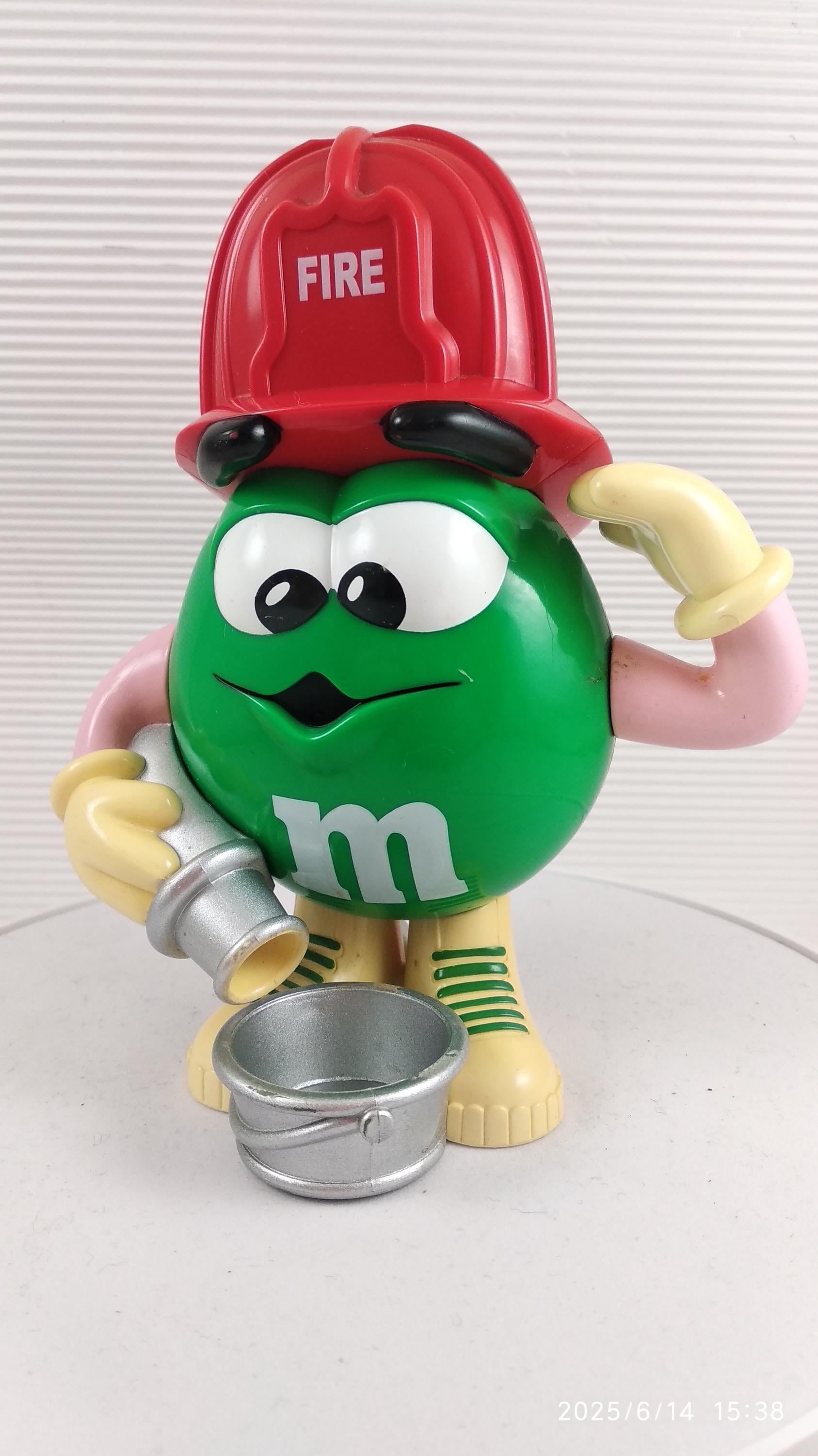 M&M