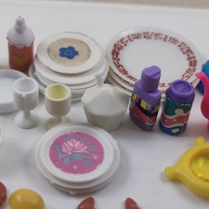 Vintage doll&#39;s Barbie kitchen accessories- plates,cups,bottles,dollhouse