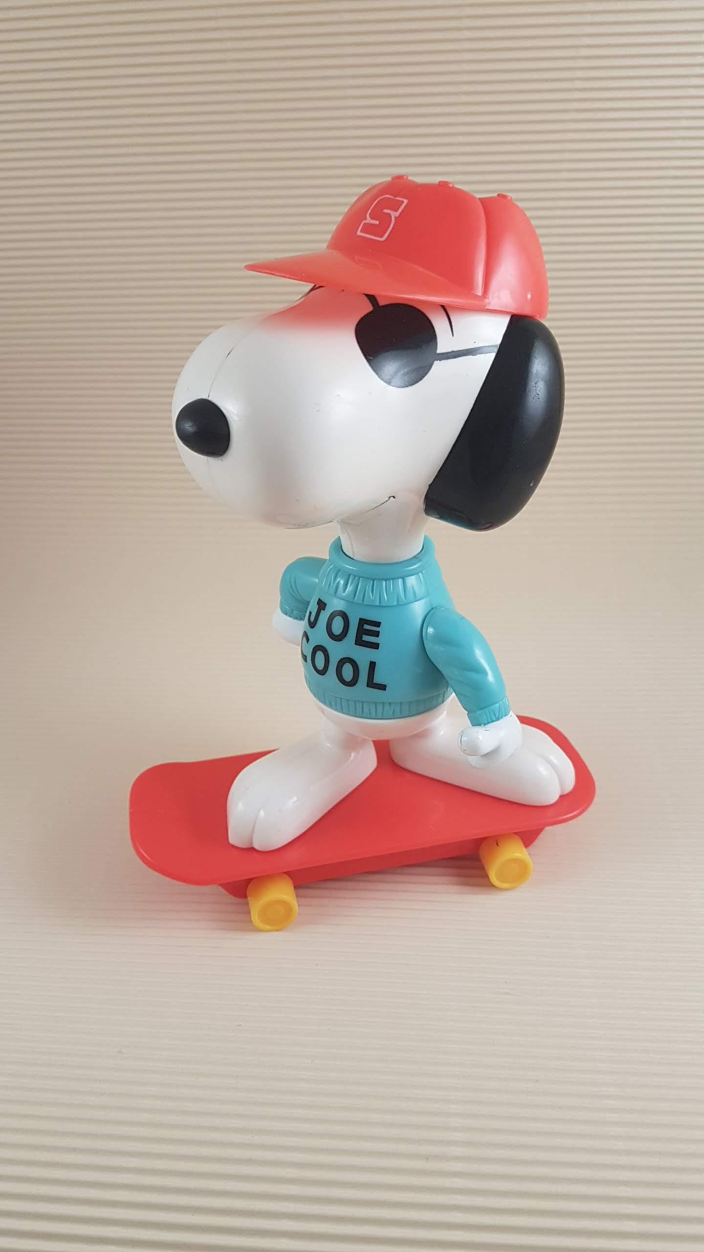 Snoopy Mcdonalds Joe Cool Skateboarder Toy 2000, Rare Snoopy