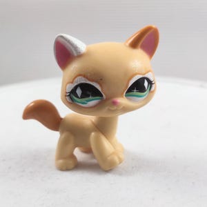 Littlest Pet Shop LPS Authentic #626 Walking Cat Glitter Green Diamond Eyes Toy