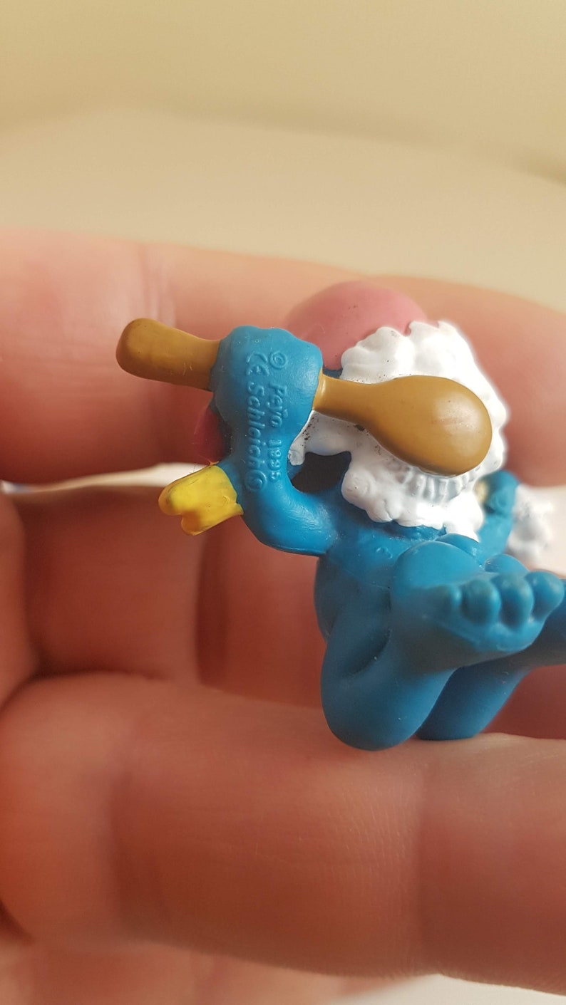 Schleich Flying Smurf with red scarf, Smurfs 20183 Aerobic Smurfette, 20448'Smurf Baby Bathing, Peyo Figurine image 7