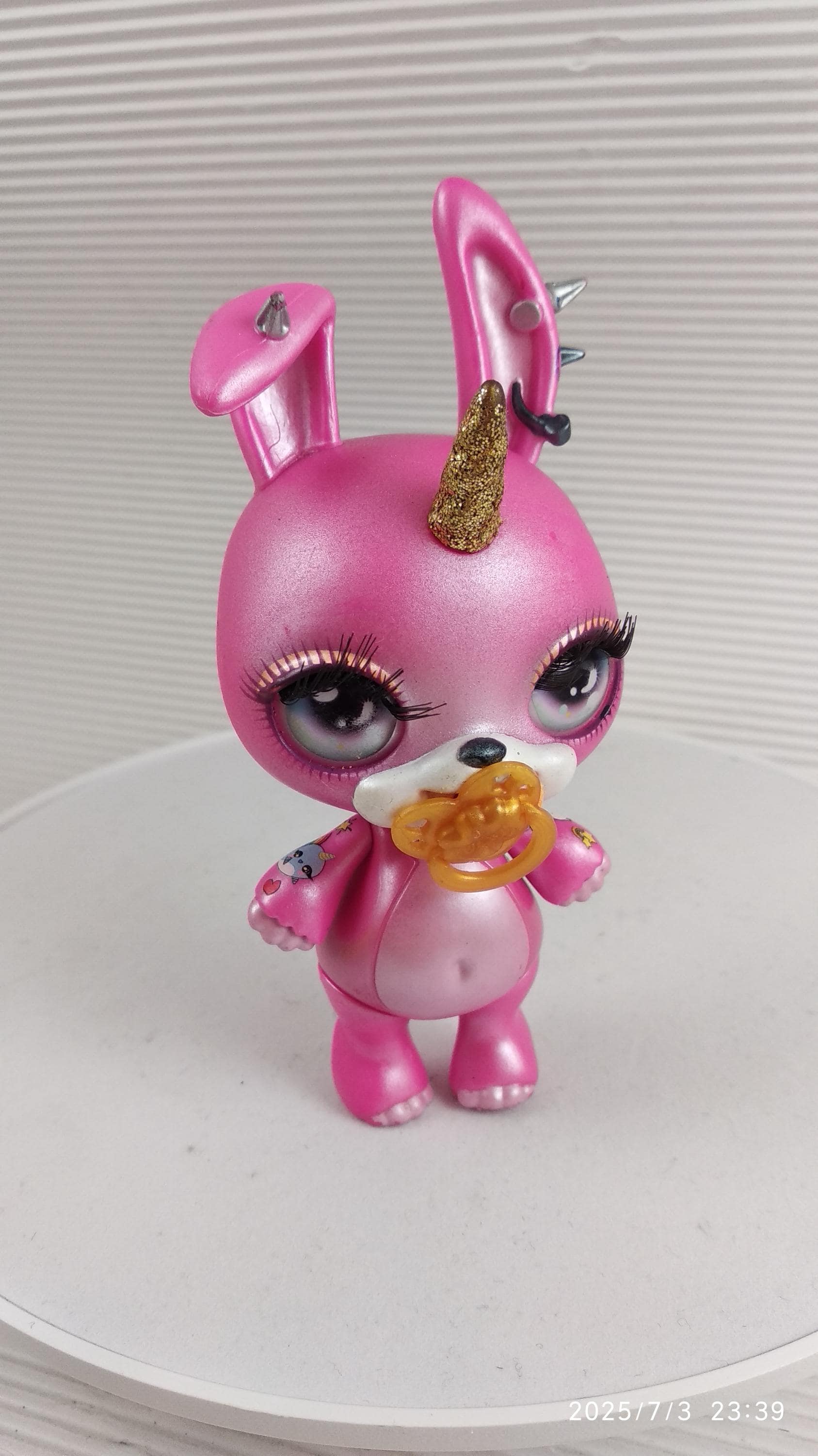 Poopsie Slime Surprise Small Poopsie Slime Surprise Sparkly Critters