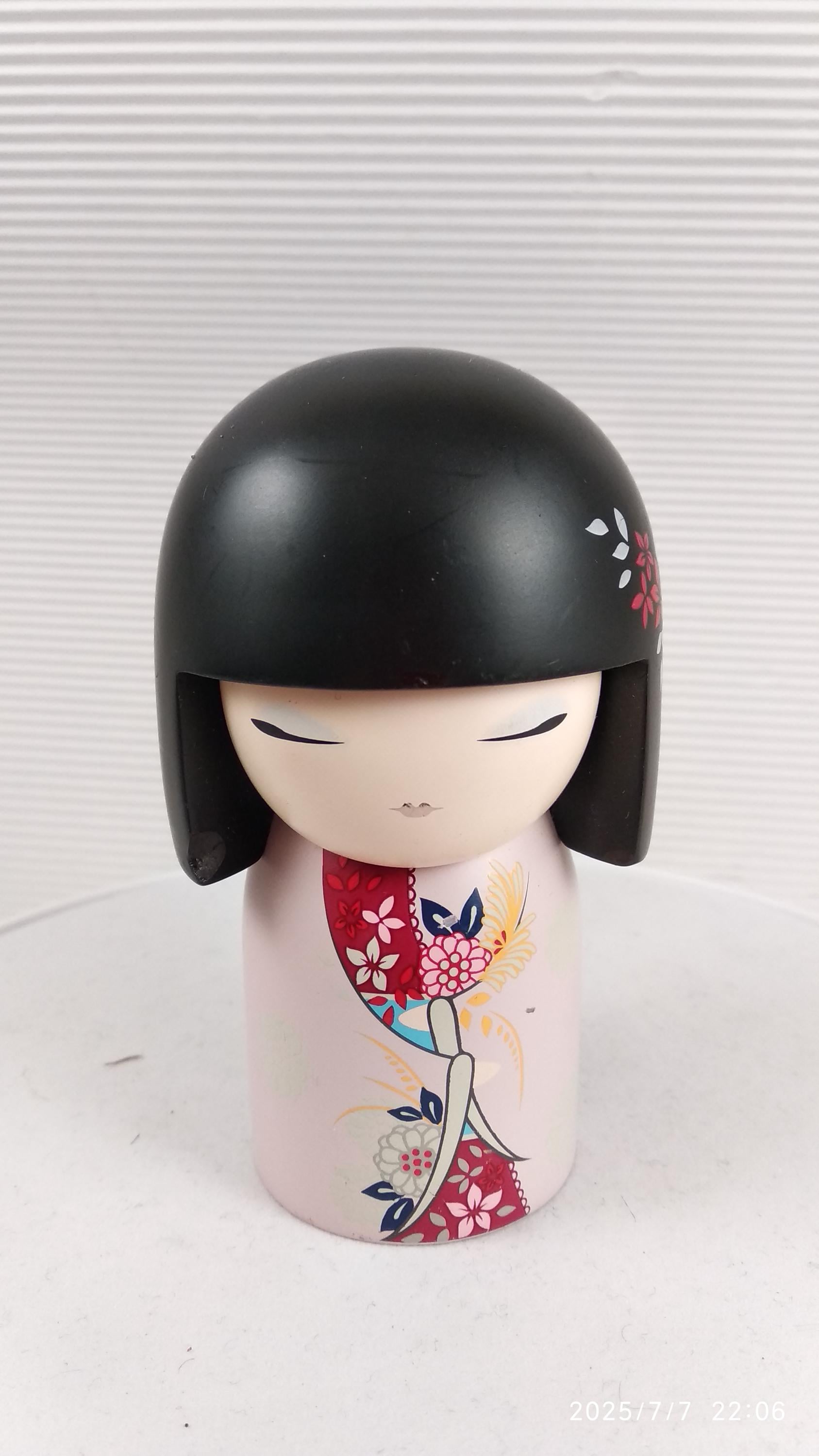 véritable poupée japonaise Kokeshi artisanale ancienne signée véritable poupée japonaise Kokeshi artisanale ancienne signée