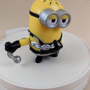 Vintage Despicable Me Minions: McDonalds Minion Happy Meal Kids Toy prisoner