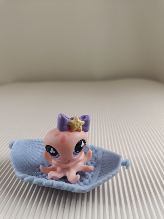 Littlest Pet Shop LPS 513 Octopus Blue Clover Eyes Purple Bow