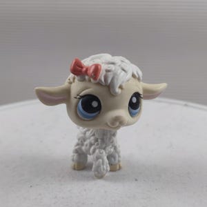 LAMB #376 - Authentic Littlest Pet Shop - Hasbro LPS