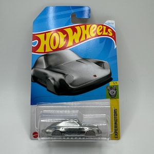 Hot Wheels Porsche 911 Keyring - Gift for collectors