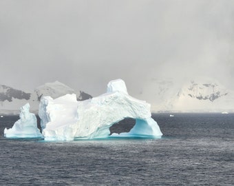 デジタルダウンロード - 2023年南極パラダイス湾のユニークな氷山の写真5枚