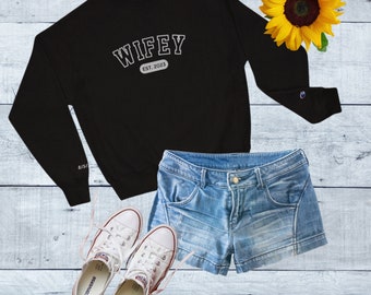 Custom Personalized Sweatshirt, Personalized Sweatshirt Embroider, Bride Sweatshirt, Bride Sweatshirts, Embroidered Personalized Sweatshirt