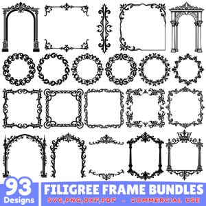 以下が含まれることがあります： アーチ、円、長方形のフレームなど、さまざまな形状の93個の黒い透かし彫りフレームデザインのコレクション。画像には「93 Designs」と「FILIGREE FRAME BUNDLES SVG、PNG、DXF、PDF - COMMERCIAL USE」というテキストが含まれています。