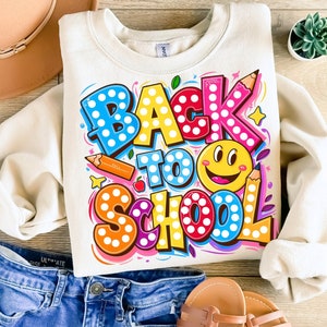 Regreso a la escuela PNG, Diseño de camisa de maestro PNG, Retro Bienvenido de regreso a la escuela, Doodle brillante, Retro, Cita divertida del maestro, PNG,