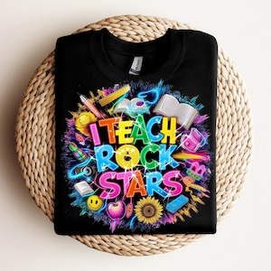 Enseño estrellas de rock Png, Regreso a la escuela PNG, Diseño de camisa de maestro PNG, Camisa de maestro retro Png, Retro, Maestro divertido, PNG, Taza de la escuela