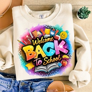 Bienvenido de regreso a la escuela PNG, Diseño de camisa de maestro PNG, Retro Regreso a la escuela, Doodle brillante, Retro, Cita divertida del maestro, PNG,