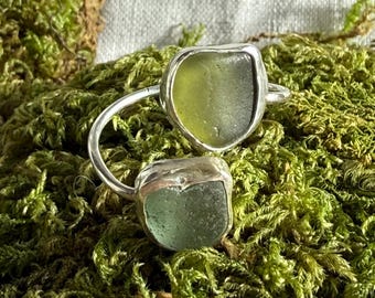 Justerbar ring i blått och grönt havsglas | Smycken i återvunnet silver