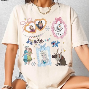 Coquette Rosetter Akvarell Frost T-shirt, Retro Elsa & Anna Prinsessa T-shirt, Olaf Sven, Vintage Magic Kingdom Disneyland Familjeresa T-shirts bild 1