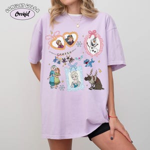 Coquette Rosetter Akvarell Frost T-shirt, Retro Elsa & Anna Prinsessa T-shirt, Olaf Sven, Vintage Magic Kingdom Disneyland Familjeresa T-shirts bild 6