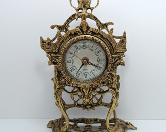 Horloge de table ancienne sur pied en laiton massif style Art Nouveau