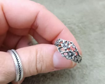 Vintage Victorian Style Sterling Silver Ring, Flowers Floral