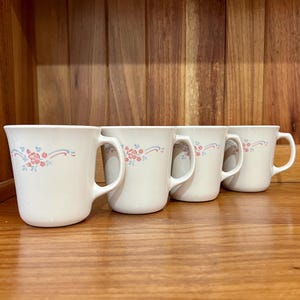 1990er Jahre Vintage CORNING WARE - Corelle English Frühstückstassen - 4-teiliges Set - Tee Kaffeetasse - Made in USA - Blumenmuster - Küche Cottage Dekor