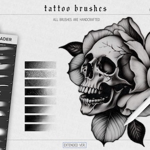 Puede incluir: Juego de pinceles de tatuaje digitales con una ilustraci&oacute;n de calavera y rosa. La imagen incluye un l&aacute;piz &oacute;ptico blanco, una muestra de degradado y tipos de pinceles etiquetados como "Blender", "Shader" y "Traditional". El texto dice "tattoo brushes" y "All brushes are handcrafted."