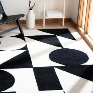 Hand Tufted Wool Area Rug: Geometric Black and White Decor (5x8 Feet)