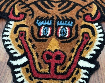 Handmade Tibetan Tiger Wool Rug: Tufted Animal Carpet