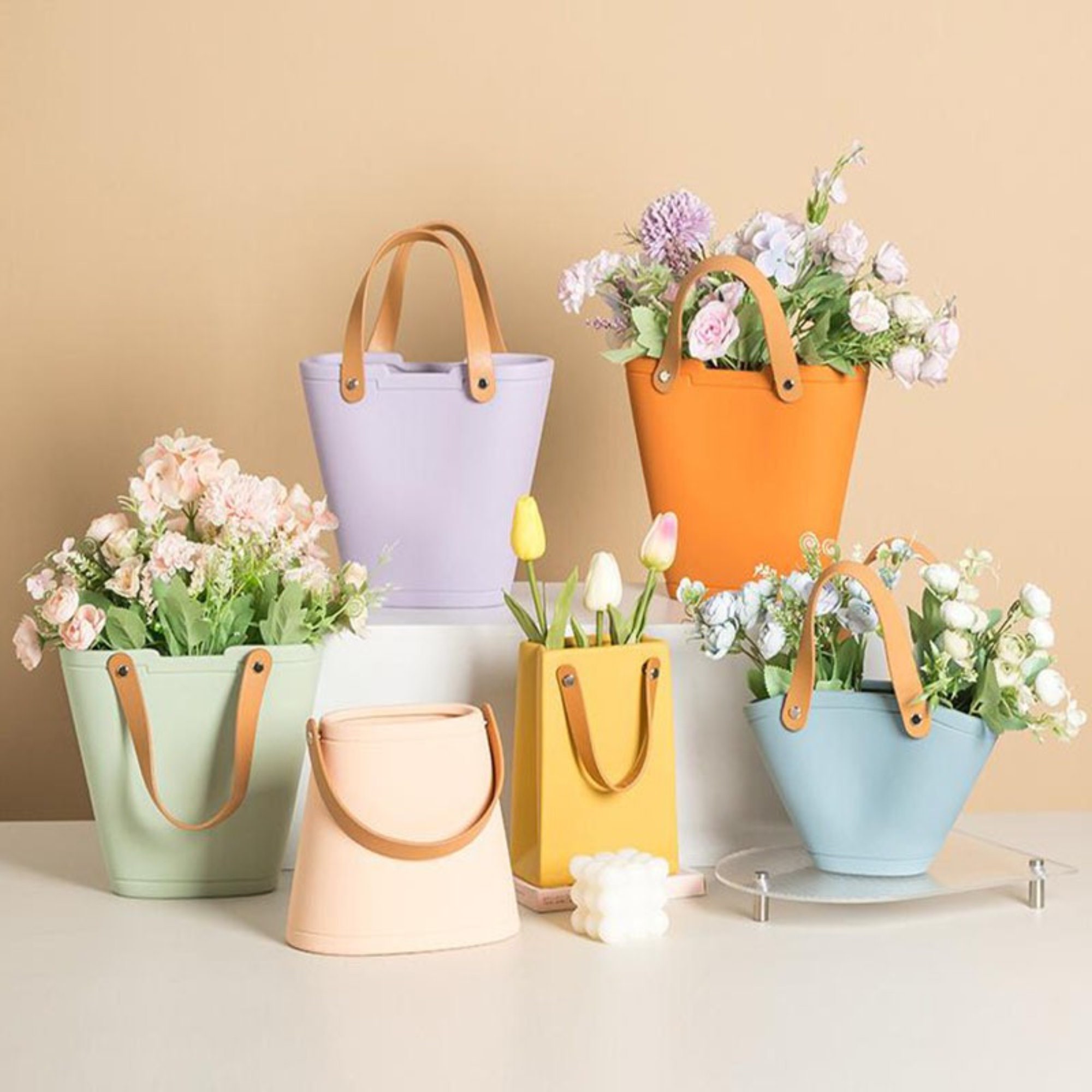 Ceramic Stylish Bag Vase - Ikorii