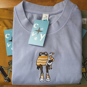 Frog holding goose shirt, frog tshirt, embroidered frog design, embroidered frog holding a goose tshirt, cottage core, funny frog shirt