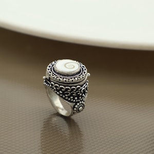 Silver Poison Box Ring with Spiral Stone – Vintage Hidden Locket Jewelry