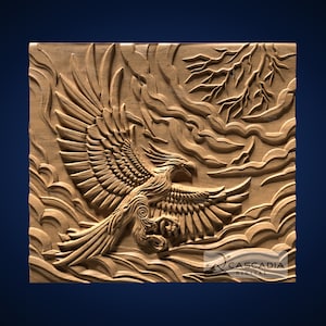 Puede incluir: Una talla de madera de un águila en vuelo, con plumas detalladas y una pose dramática. El águila está rodeada de nubes arremolinadas y una rama de un árbol, creando una sensación de movimiento y poder.