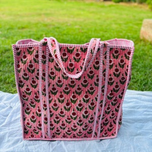 Oversize Cotton Quilteder Weekend Tote Bags Handmade Floral Print Grocery Bag Overnight Beach Bag For Women Boho Travel Bags Gift For Her